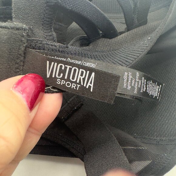 Victoria Sport Black Adjustable Back Lightweight Padded Strappy Sports Bra 34B - Picture 5 of 7